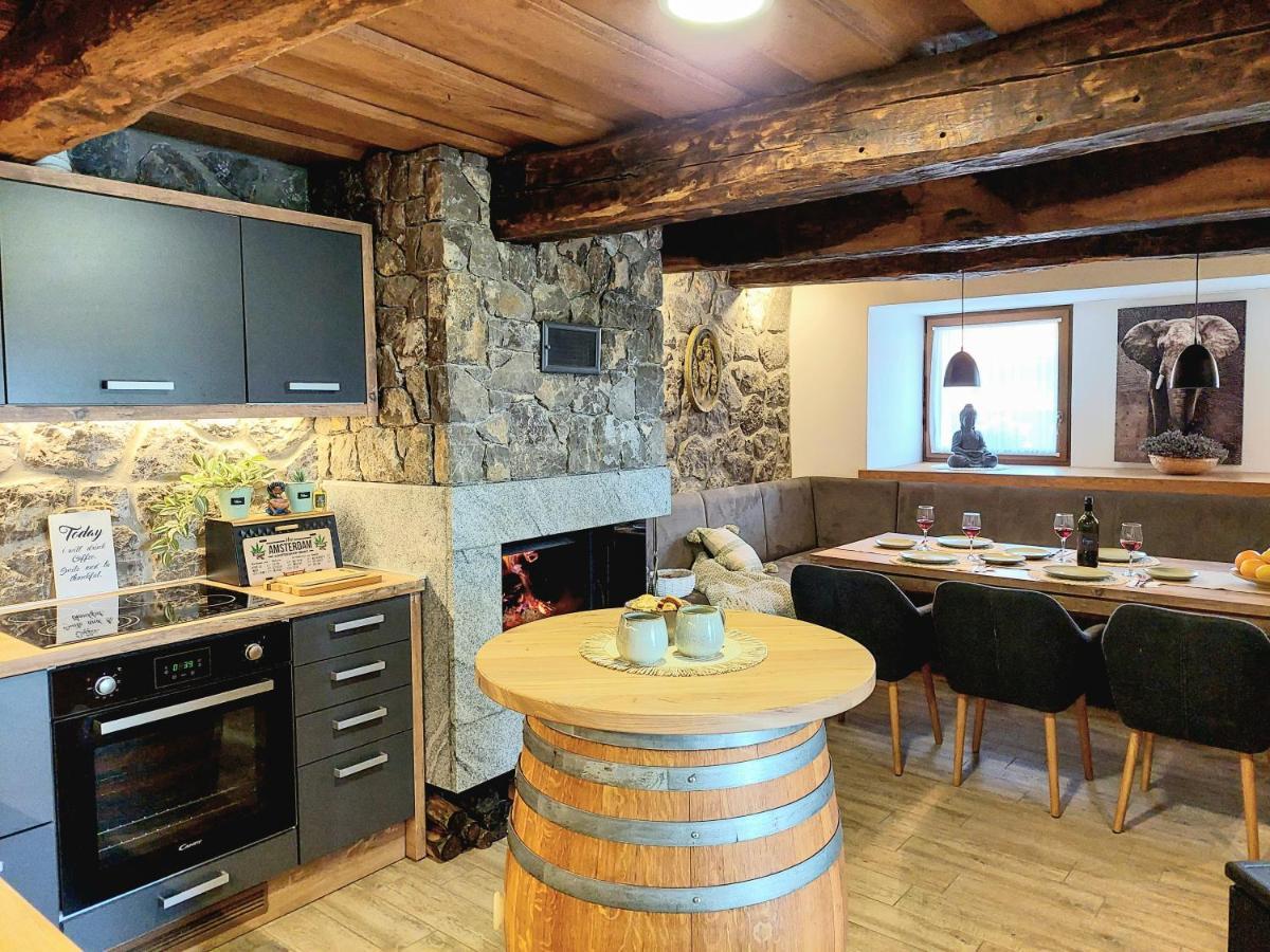 Vineyard Cottage Lan Na Hribu Semic Exterior foto